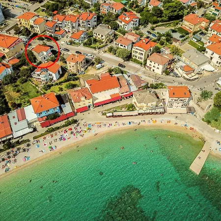 Appartement Luiza With Terrace Baška