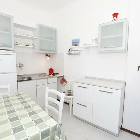 Luiza With Terrace * Baška