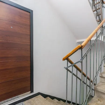 Luiza With Terrace Apartment *