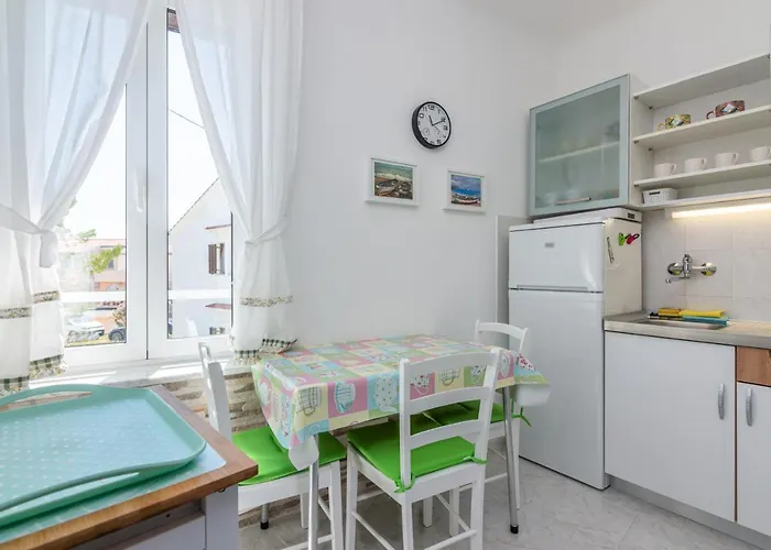 Luiza With Terrace Apartman Baska (Krk)
