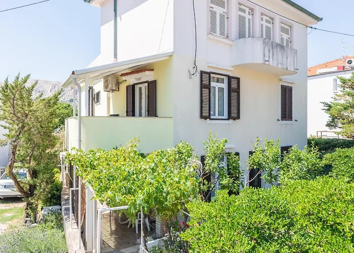 Apartment Luiza With Terrace