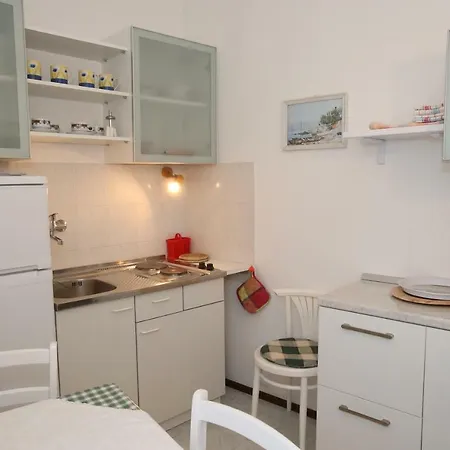 Luiza With Terrace * Baška